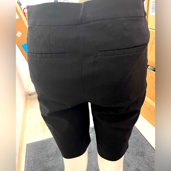 WHBM BERMUDA SHORTS, SIZE 2 - Picture 2 of 4